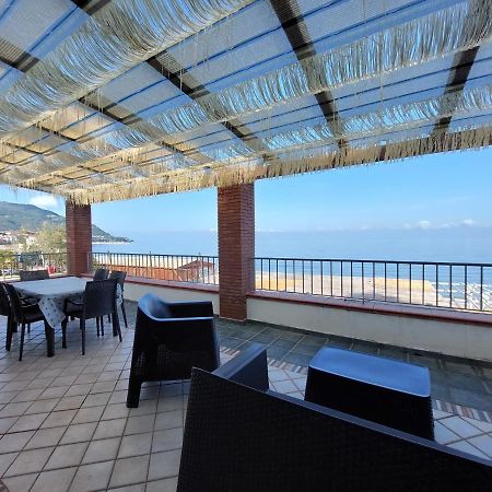 Waikiki Beach Apartments Santa Maria di Castellabate Kültér fotó