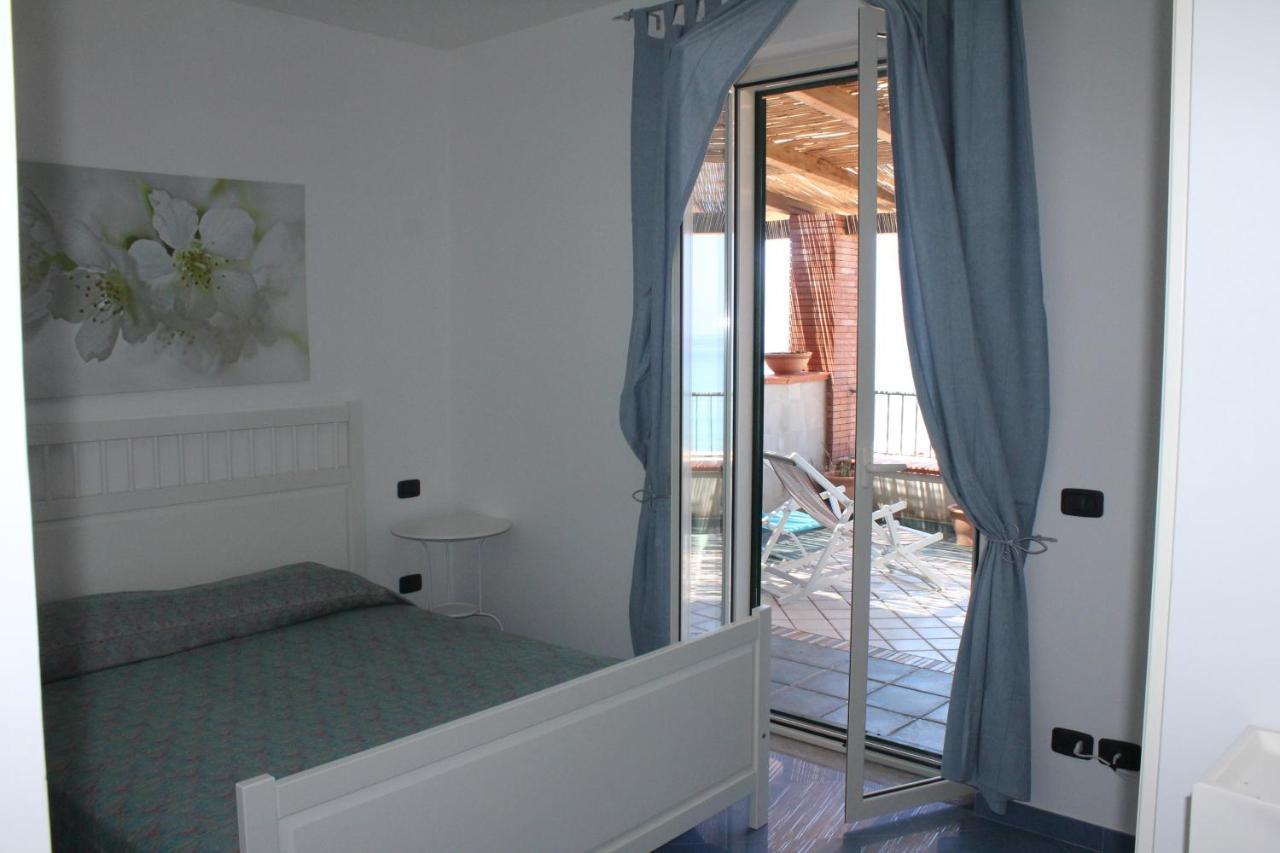 Waikiki Beach Apartments Santa Maria di Castellabate Kültér fotó