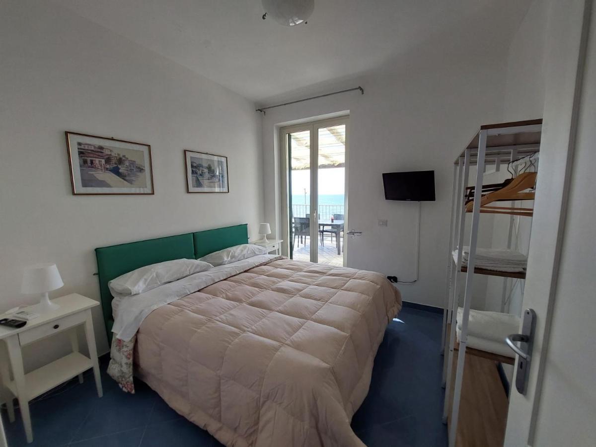 Waikiki Beach Apartments Santa Maria di Castellabate Kültér fotó