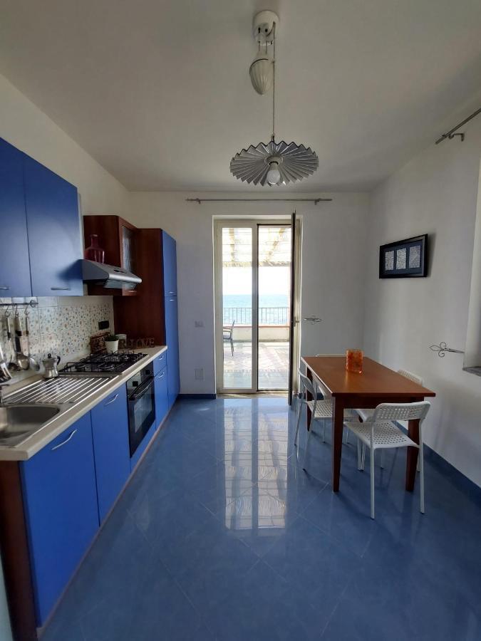 Waikiki Beach Apartments Santa Maria di Castellabate Kültér fotó