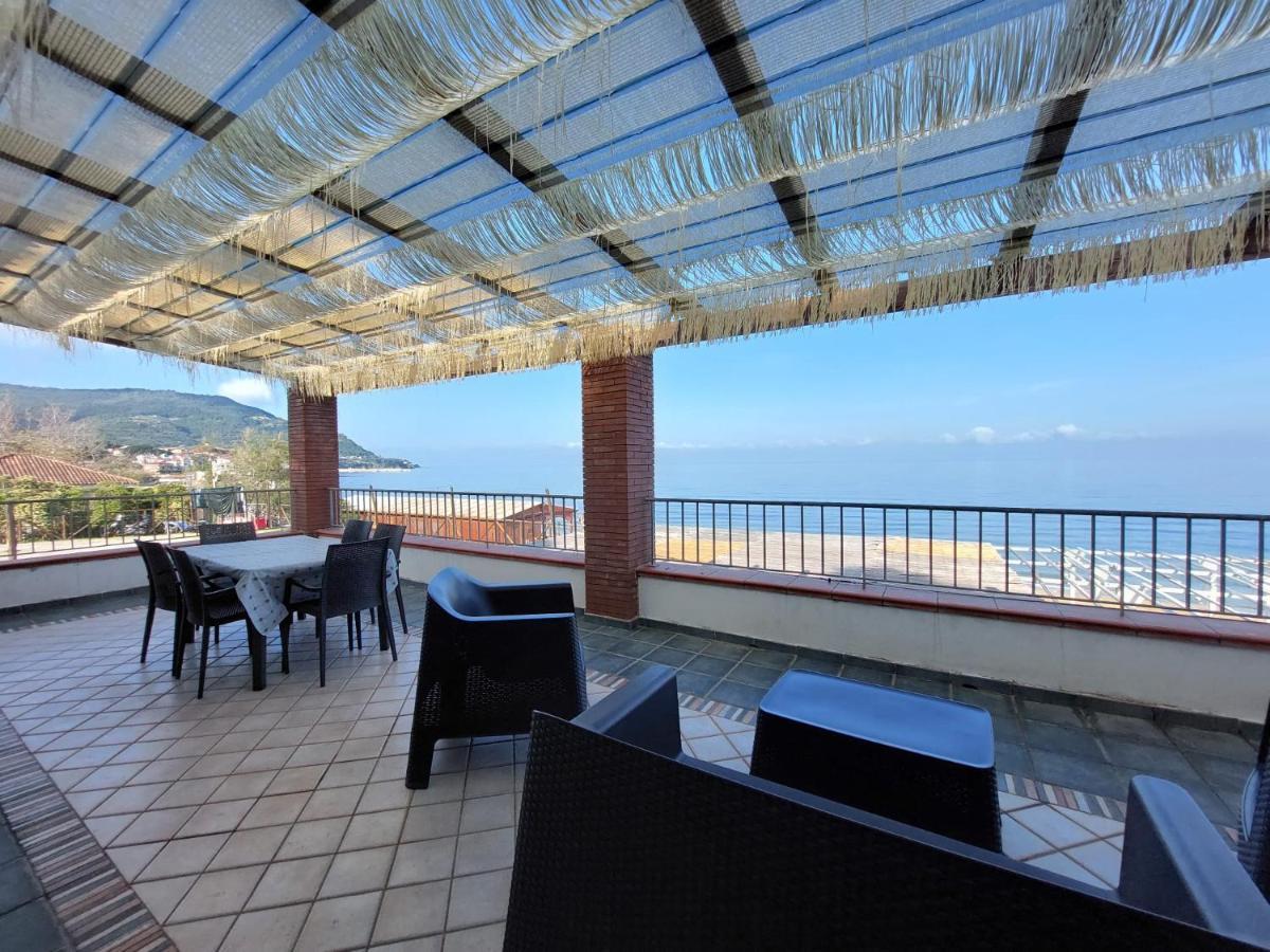 Waikiki Beach Apartments Santa Maria di Castellabate Kültér fotó